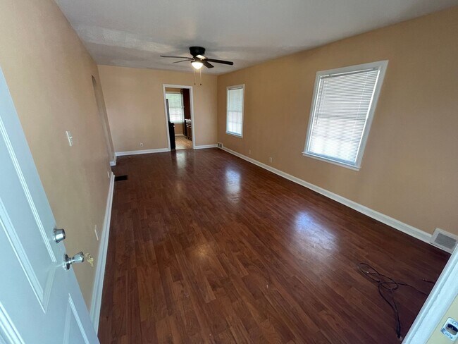 Building Photo - Home For Rent w/ Basement