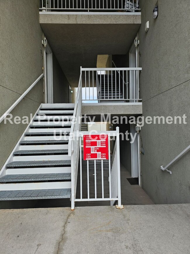 Building Photo - Orem Condo Top Floor Pet Friendly