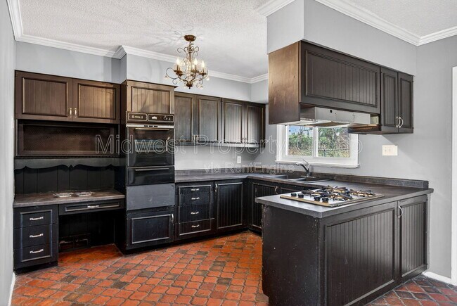 Building Photo - 153 Bascom Dr