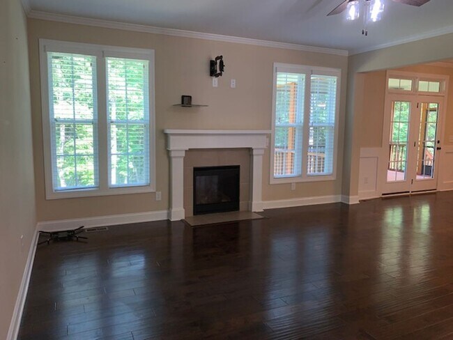 Building Photo - 2486 Golden Forest Dr
