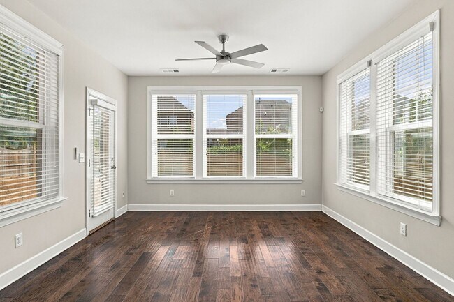 Building Photo - 4708 Venito St