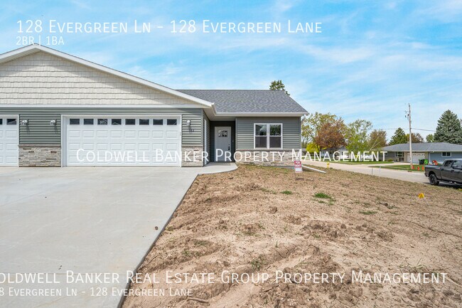 Building Photo - 128 Evergreen Ln