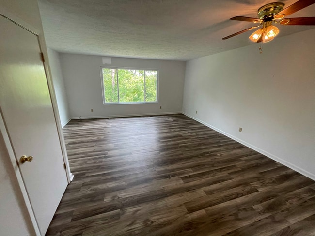 Building Photo - 5 Hapgood Hill