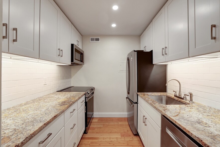 Building Photo - 2711 Ordway St NW