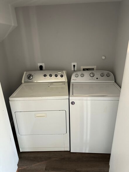 Building Photo - 8206 Furray Rd