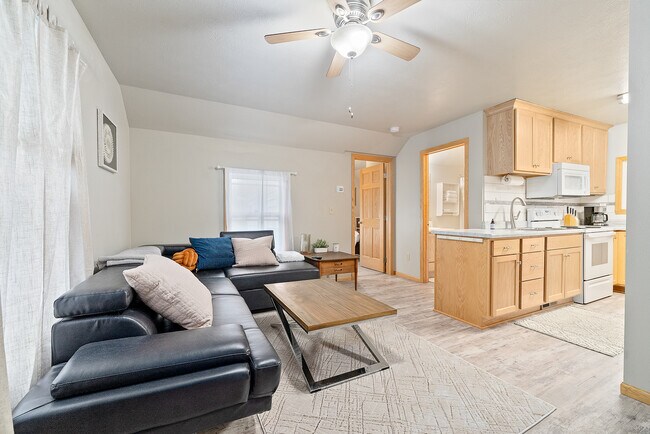 Building Photo - 2517 S Duluth Ave