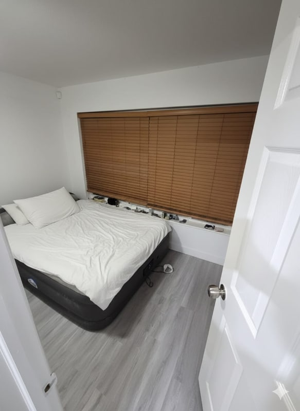 Building Photo - 5140 NE 3rd Ave