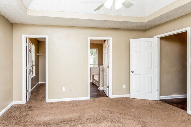 Building Photo - 70 Creekview Blvd