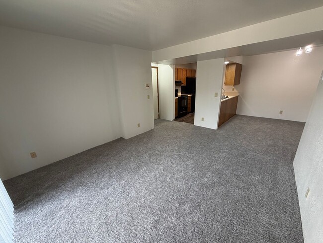 Building Photo - 2203 Spansail Dr