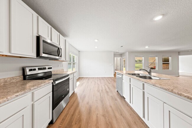 Building Photo - 6705 Sarah Ann Way