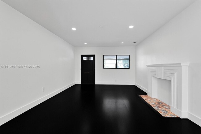 Building Photo - 9173 Byron Ave