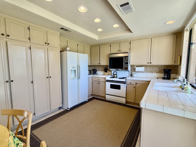 Building Photo - 347 Villena Way