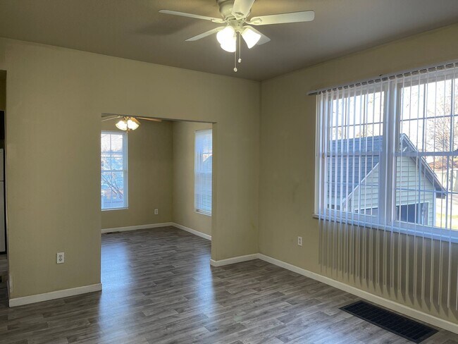Building Photo - 38 E Beardsley Ave