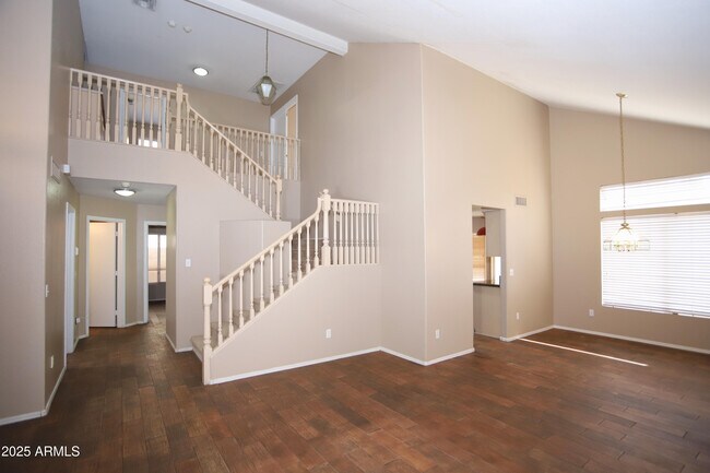 Building Photo - 842 N Naples Dr