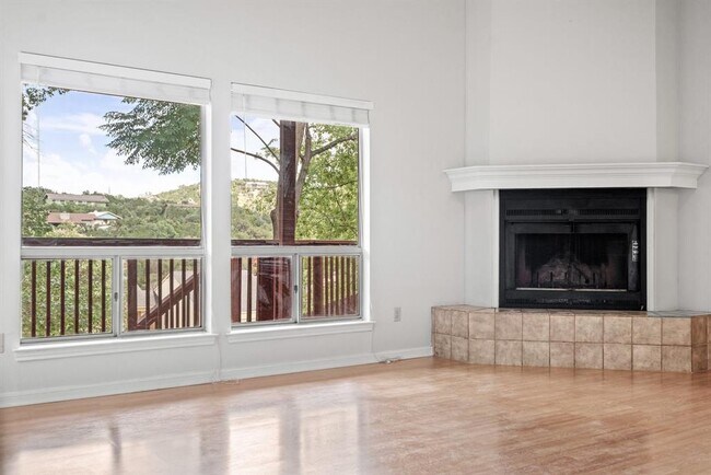 Building Photo - 307 Cuernavaca Dr N