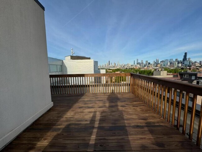 Building Photo - 1521 W Haddon Ave