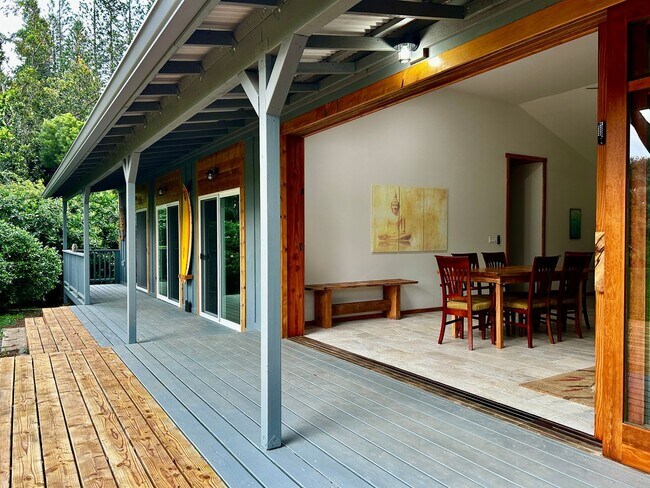 Building Photo - Brand New Luxury Furnished 3 bed 2 bath Ho...