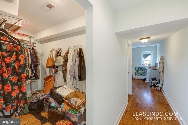 Building Photo - 604 Harvard St NW