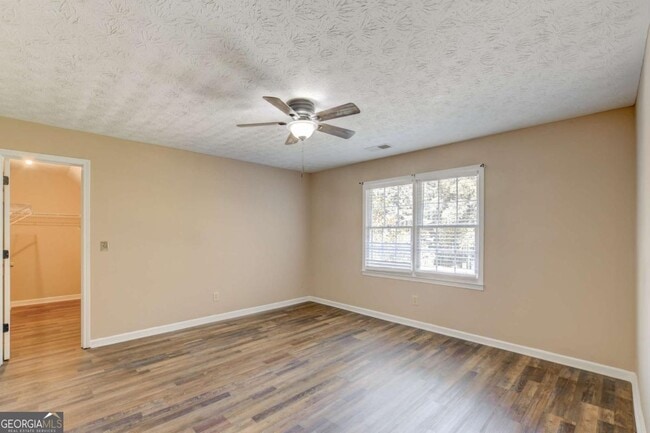 Building Photo - 2160 Skyland Cove Ln SW