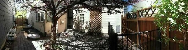 Building Photo - Luxury four bed four bath patio home avail...