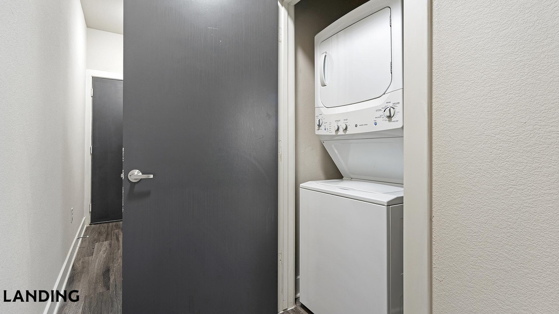 Building Photo - 1415 N Main Ave