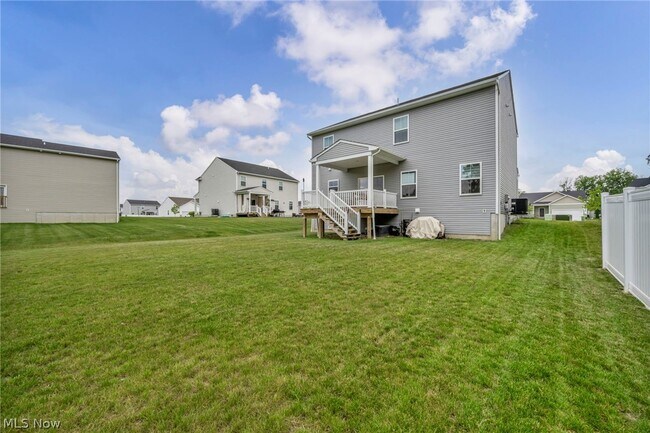 Building Photo - 704 Maple Hollow Ct