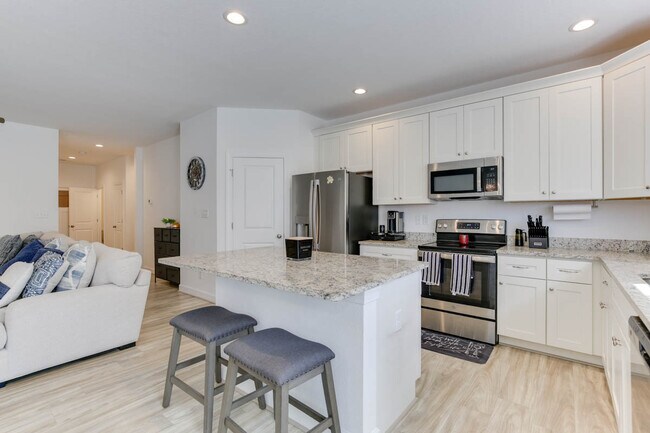 Building Photo - 2416 Trafton Pl