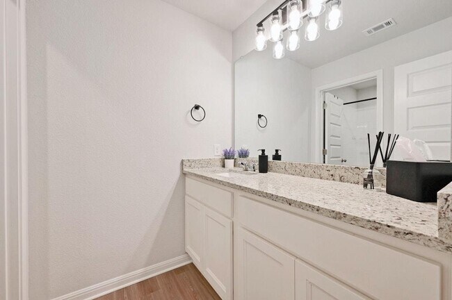 Building Photo - 13309 Silver Blazer Dr