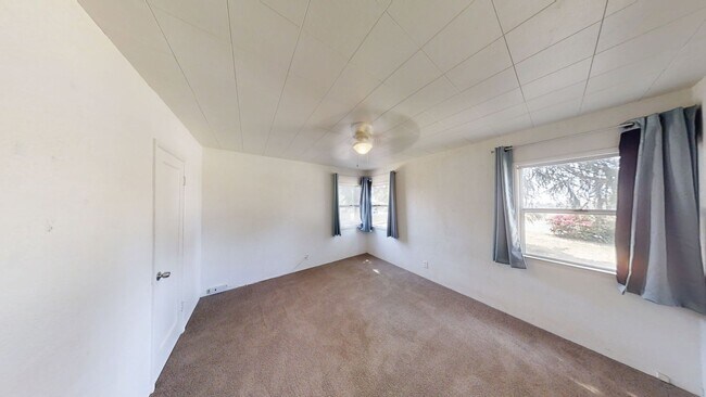 Building Photo - Large home in Yucaipa, Ca.