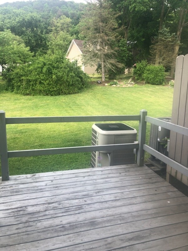 Building Photo - 470 Meadow Ln