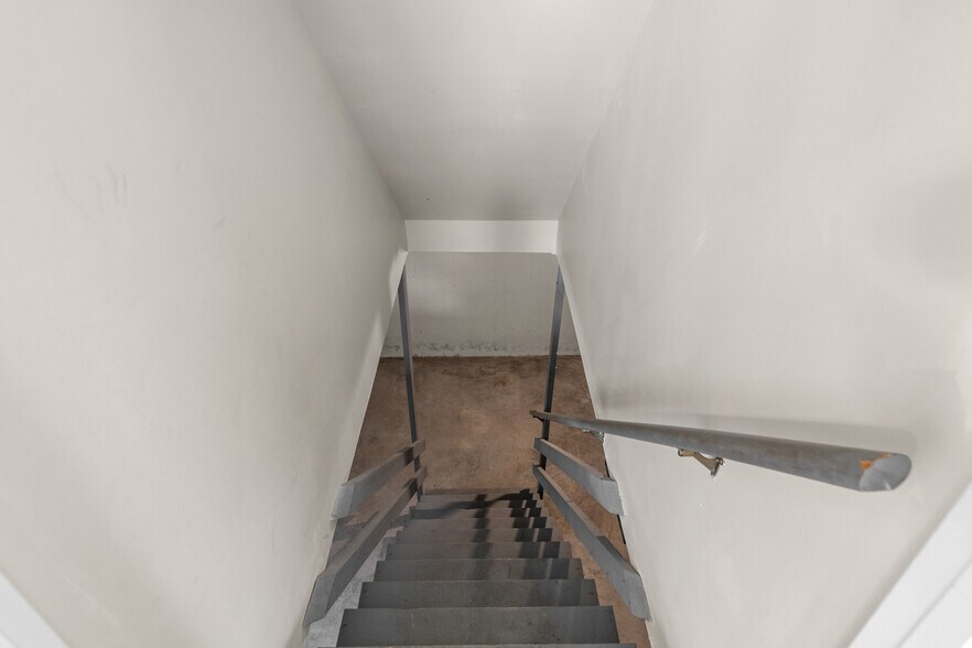Building Photo - 245 Westridge Parc Ln