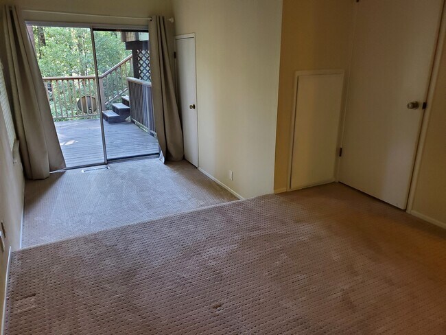 Master bedroom with 2 closets and linen cabinet - 23500 Treeview Trl