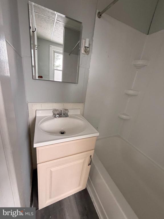 Building Photo - 402 Cinnaminson Ave