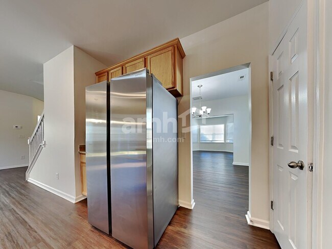 Building Photo - 7207 Tanners Creek Dr