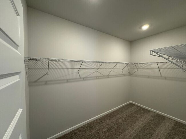 Building Photo - MOVE IN SPECIAL for Clift Farm home WITH F...