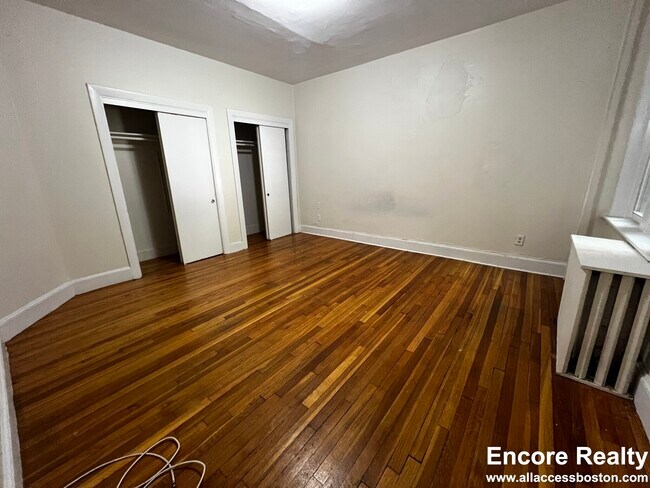 Building Photo - 33 Lancaster Terrace