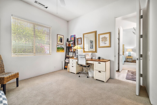 Building Photo - 4 Mesquite Ridge Ln