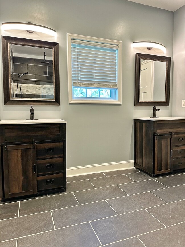 Building Photo - 103 Meadowview Rd