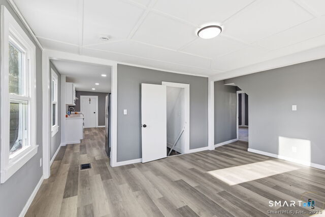 Building Photo - 76 Skinner St