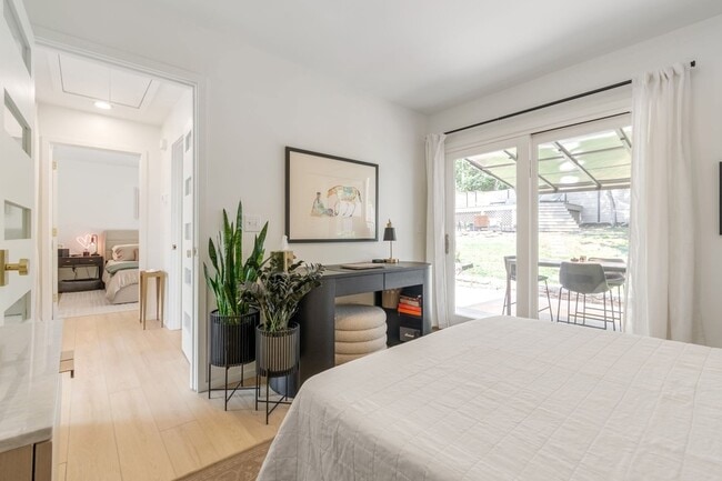 Building Photo - 3804 Lookout Dr