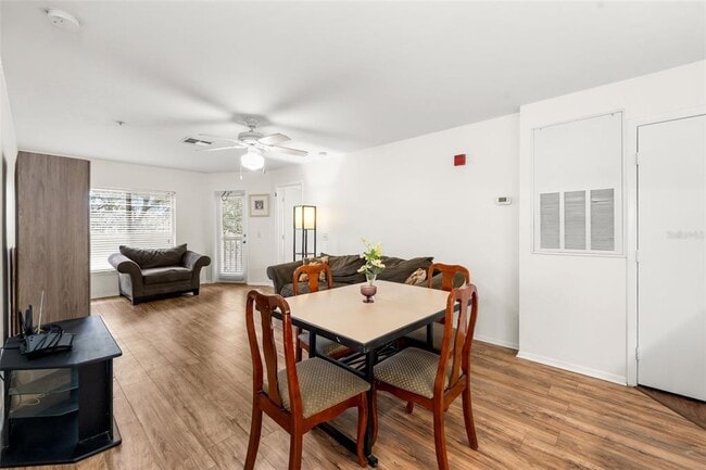 Building Photo - 4000 SW 23rd St