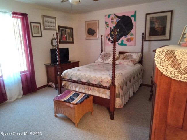 Building Photo - 310 Sherwood Pl