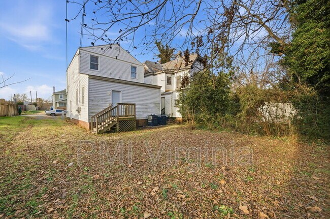 Building Photo - 36 Cedar Ave