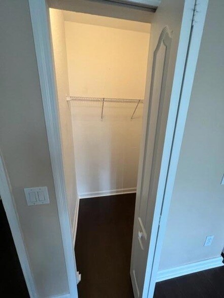 Building Photo - 2261 Shoma Dr