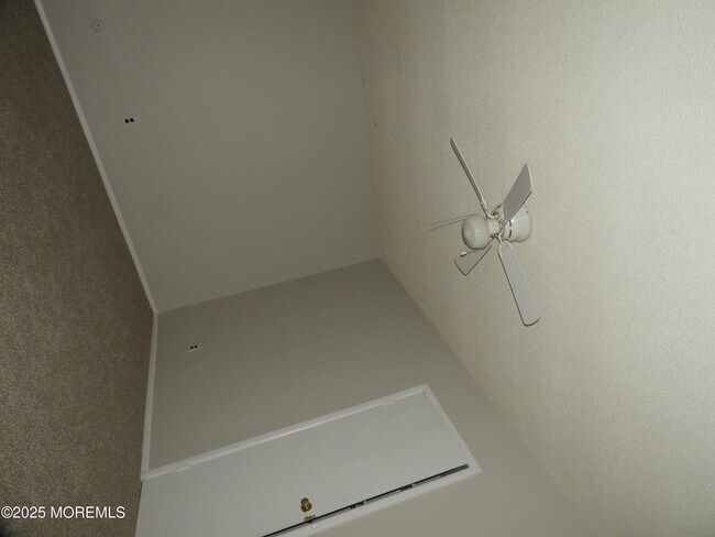 Building Photo - 330 Barcelona Dr