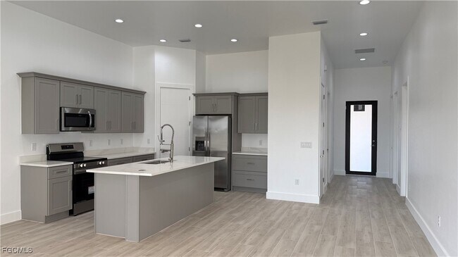 Building Photo - 2104 NE 16th Terrace