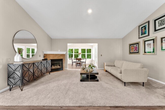 Building Photo - 6690 Green Valley Ct SE