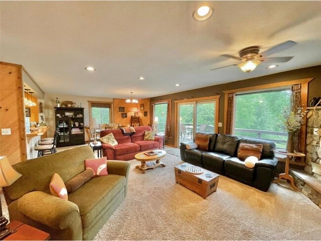 Building Photo - 38258 Deer Lake Way