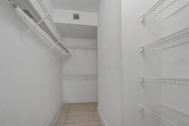 Building Photo - 2916 Tuscany Ct
