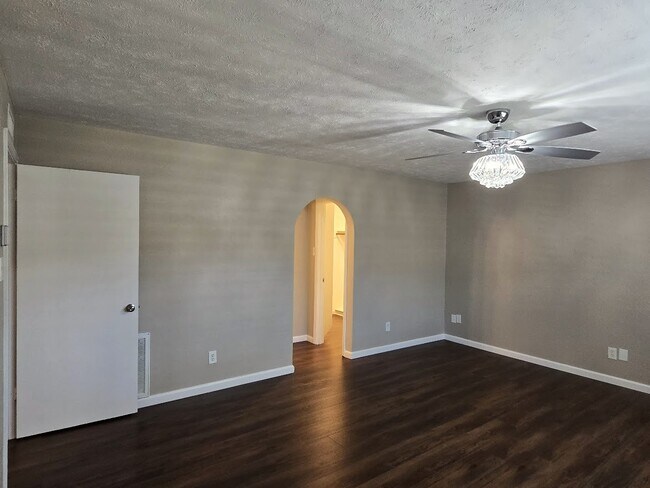 Building Photo - 4055 Cypressdale Dr